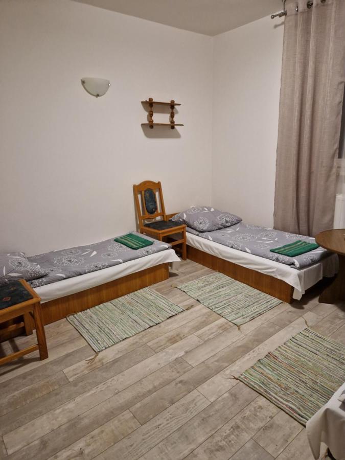 Zajazd Lesny Tuszyn Exterior foto